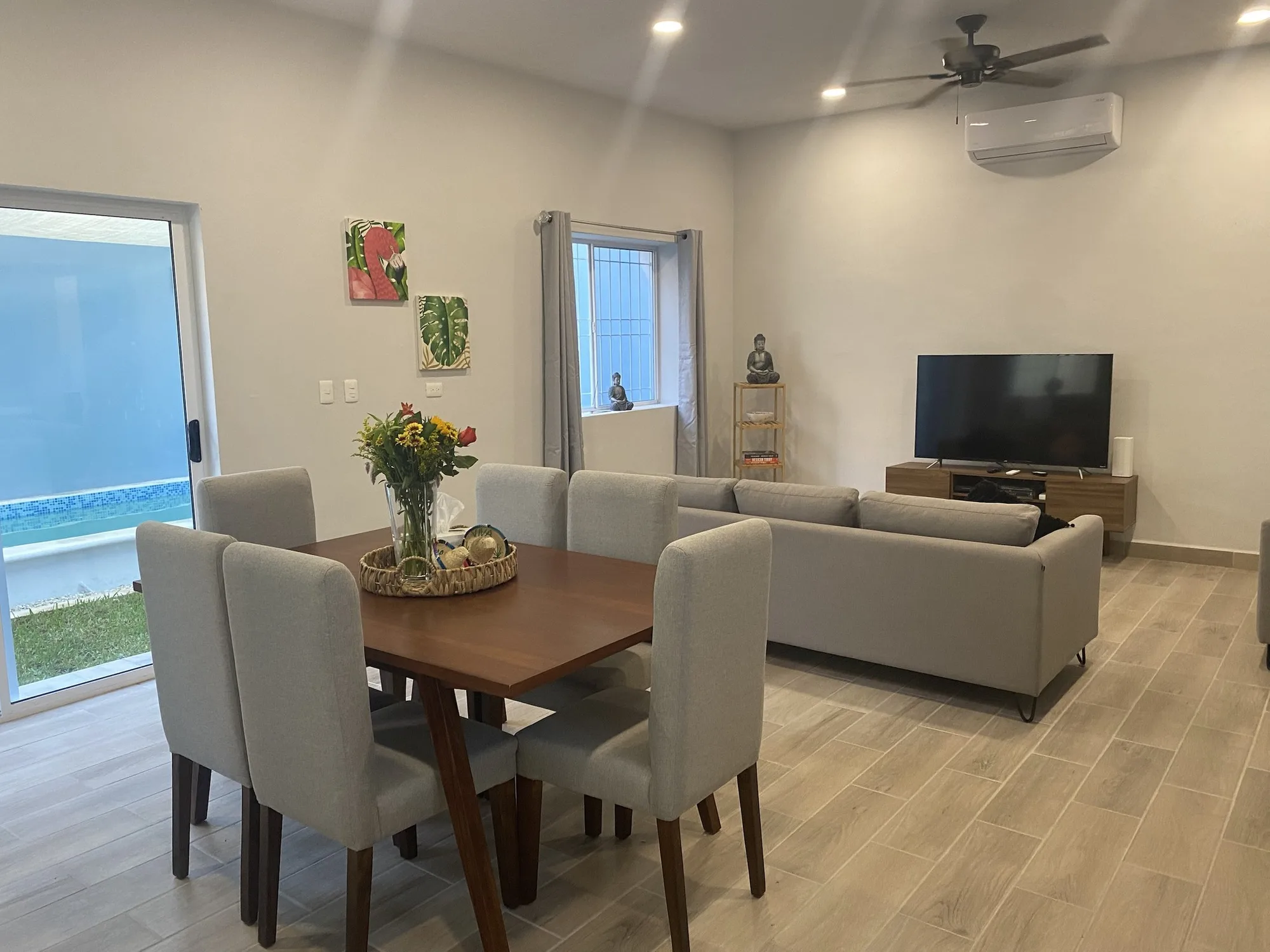 Condo Azul — living and dining
