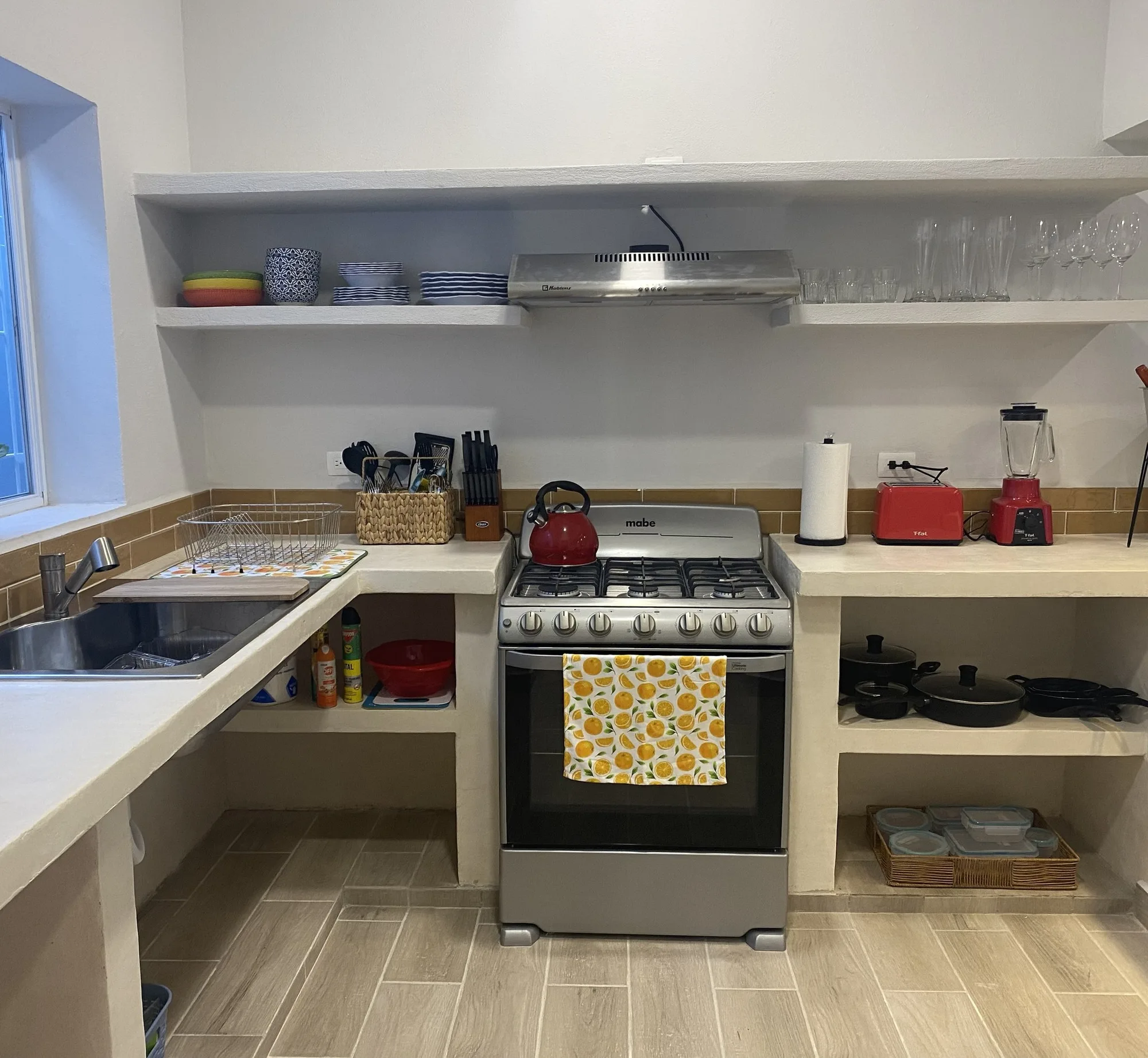 Condo Verde — kitchen
