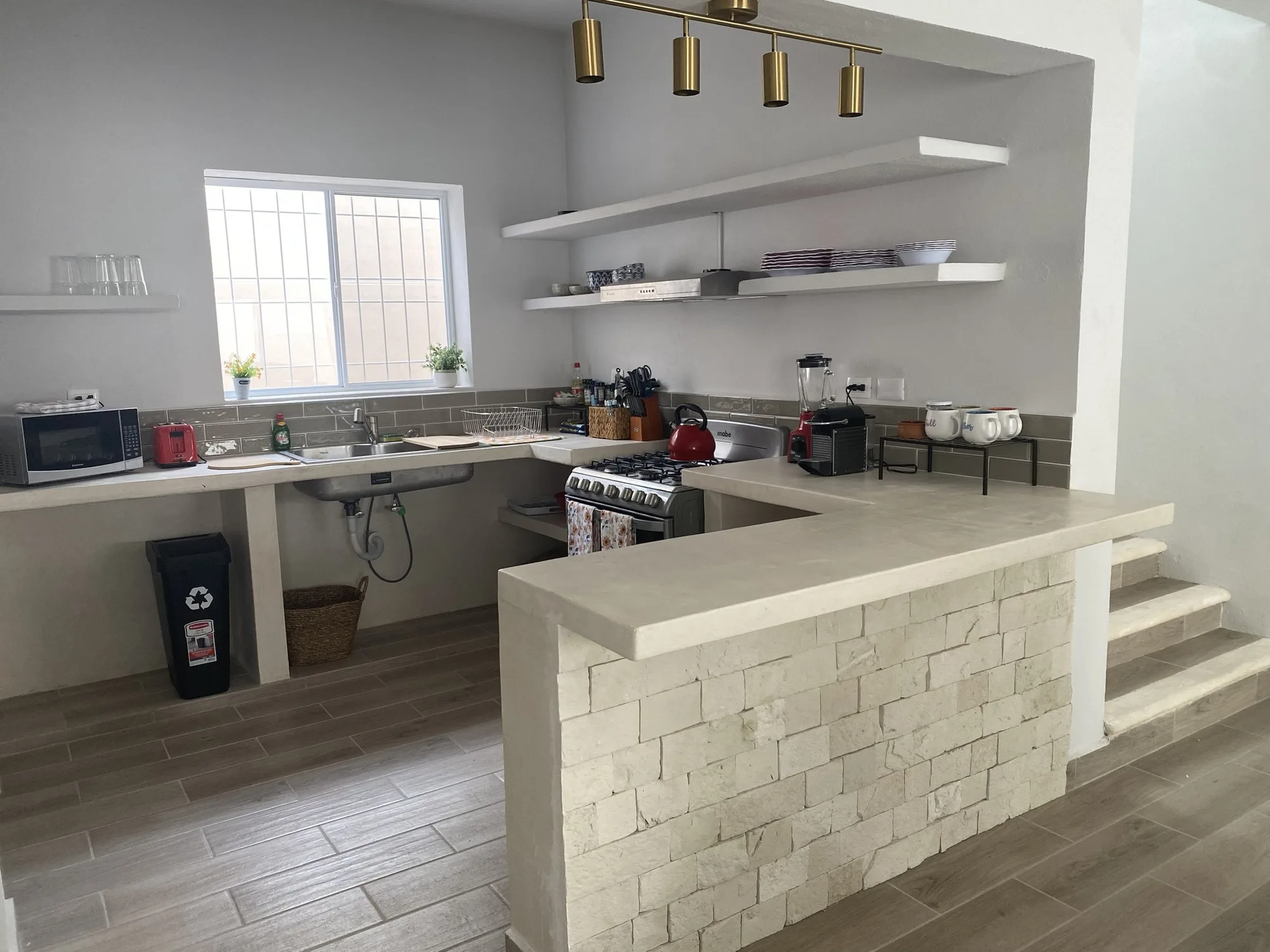 Condo Rosa — kitchen